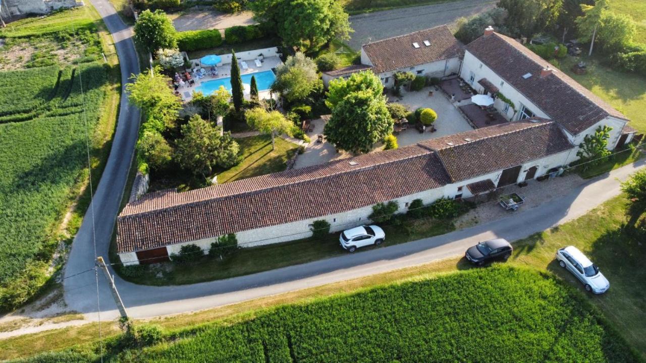 Les Coindries Villa Faye-la-Vineuse Exteriör bild