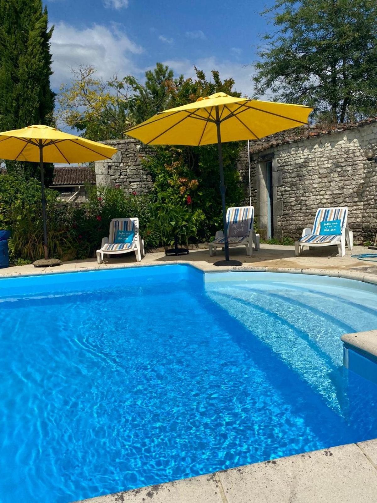 Les Coindries Villa Faye-la-Vineuse Exteriör bild